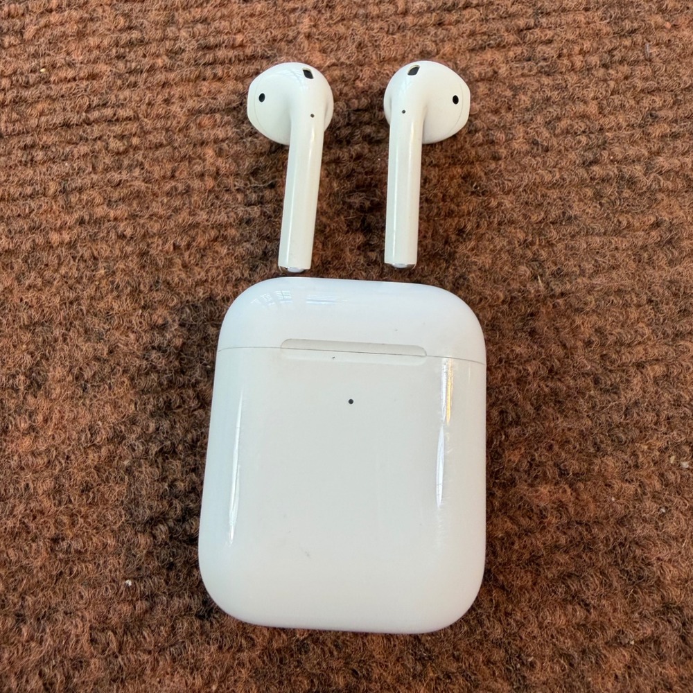 Works Apple AirPods 2nd Gen with Wireless Charging Case White A1938 A2031 A2032